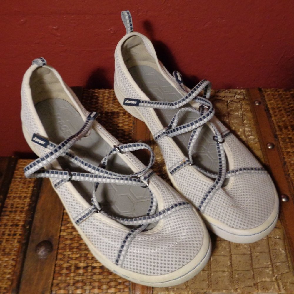 Jsport  slip on white tenny shoes, 9